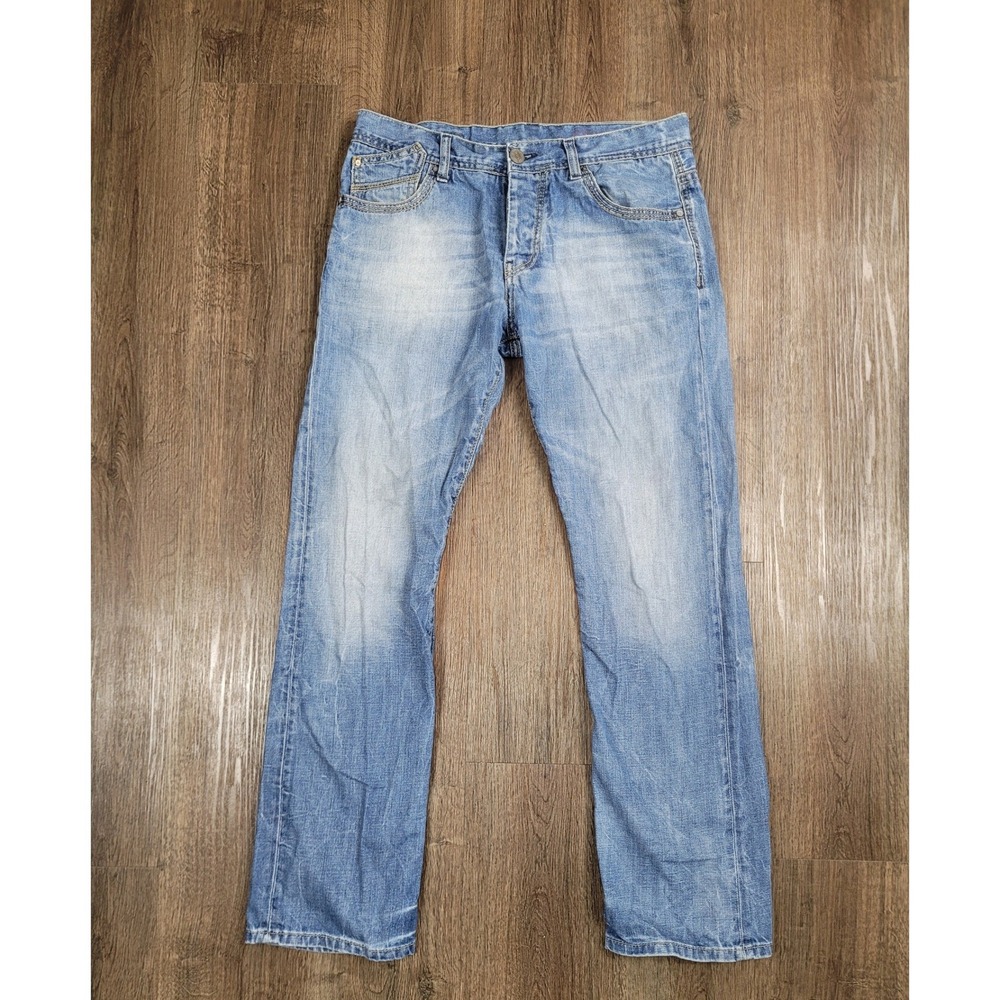 Cross Jeanswear Co Mens 32x32 Light Wash Button Fly Straight Leg Denim Jeans